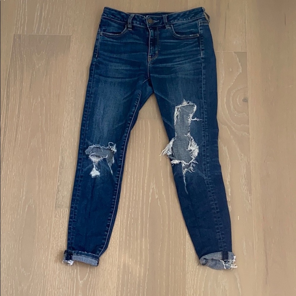 🛒 American Eagle Ripped Skinny Jeans